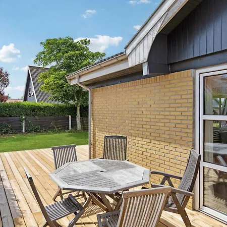 Lovely In With Wifi Holiday home